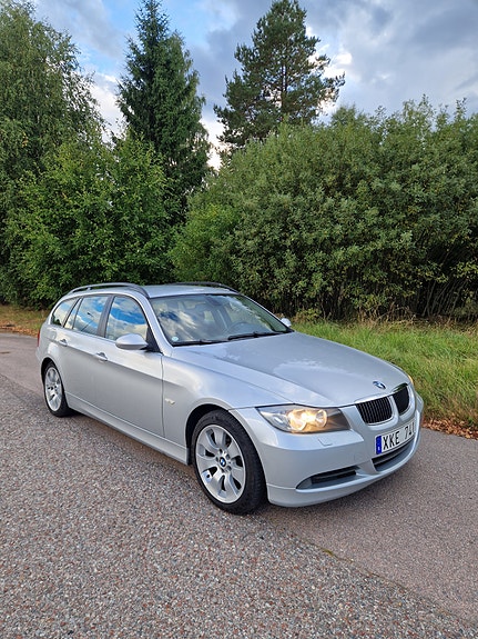 BMW 325Xi 4 of 10