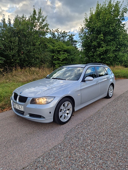 BMW 325Xi 3 of 10