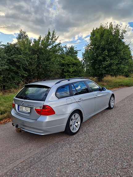 BMW 325Xi 6 of 10