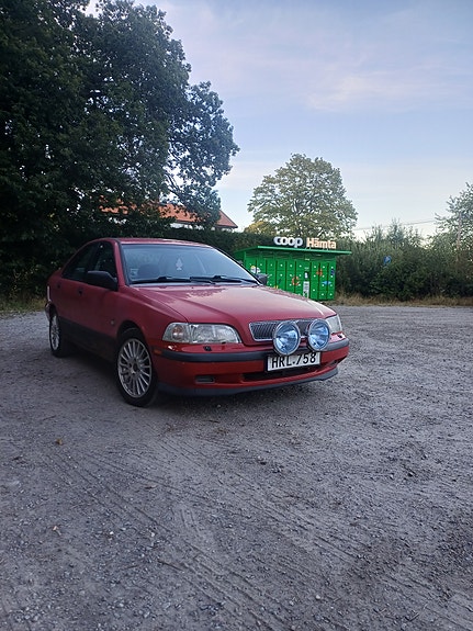Volvo S40 2 of 9
