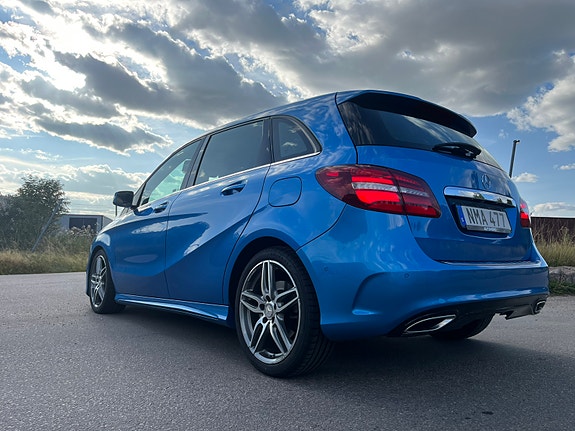 Mercedes-Benz B220 4 of 9