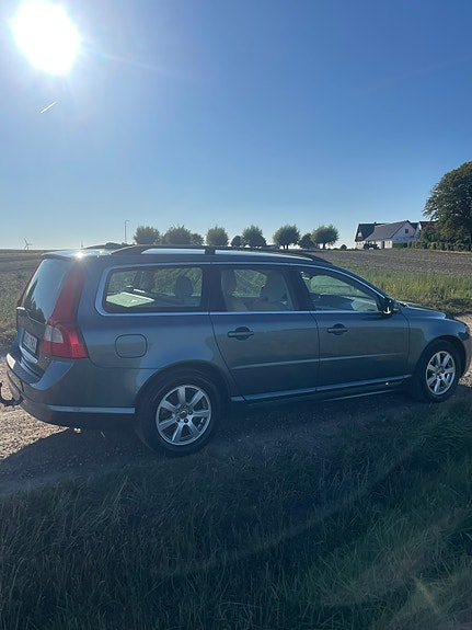 Volvo V70 5 of 11