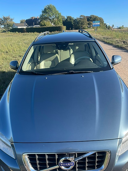 Volvo V70 3 of 11