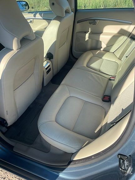 Volvo V70 7 of 11