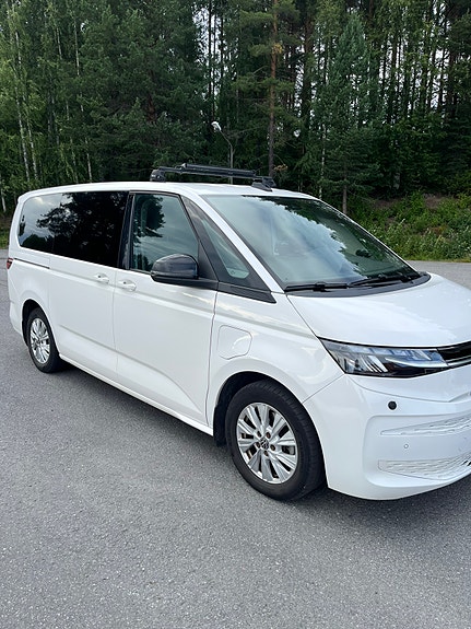 Volkswagen Multivan 3 of 6