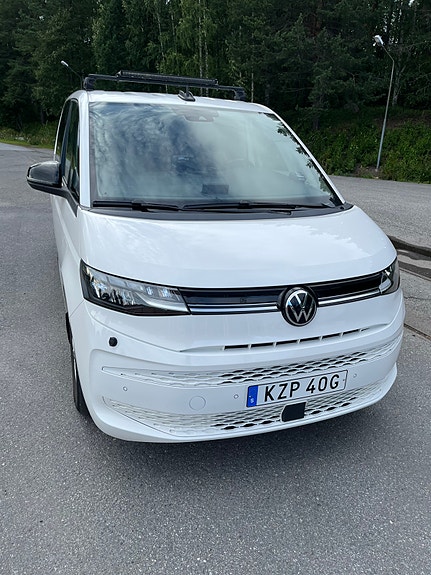 Volkswagen Multivan 2 of 6