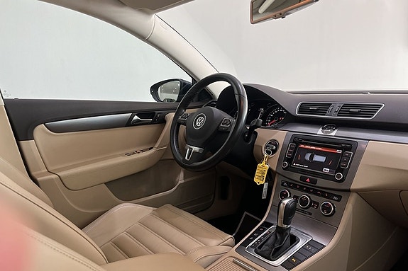 Volkswagen Passat 4 of 9