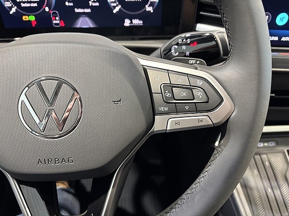Volkswagen T-Roc 12 of 17