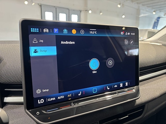Volkswagen T-Roc 15 of 17