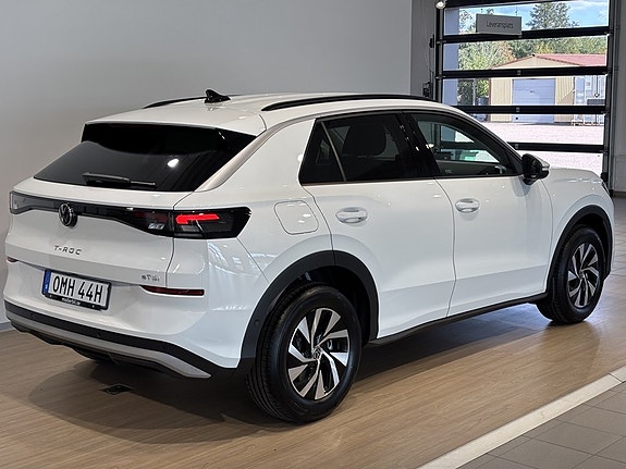 Volkswagen T-Roc 4 of 17