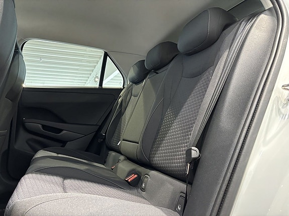 Volkswagen T-Roc 7 of 17