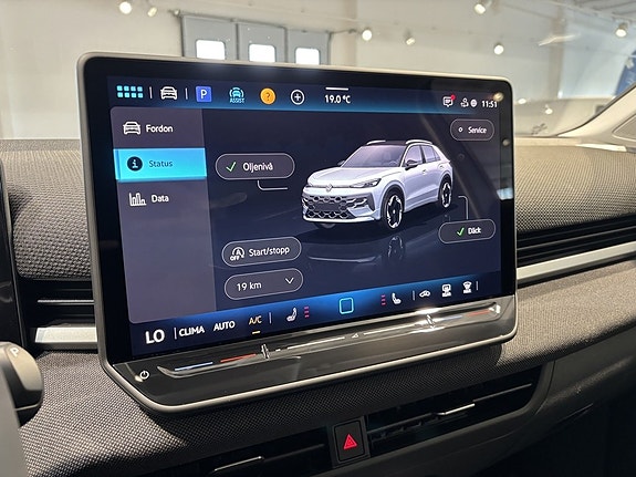 Volkswagen T-Roc 17 of 17