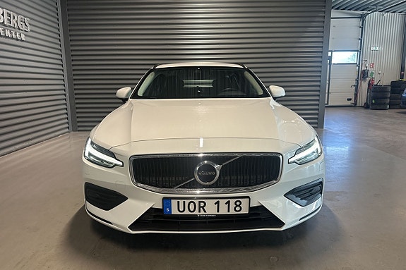 Volvo V60 2 of 20
