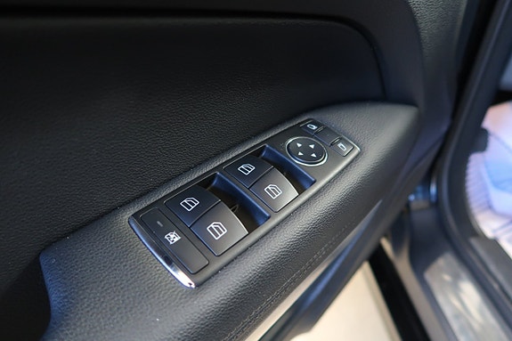 Mercedes-Benz E350 8 of 24