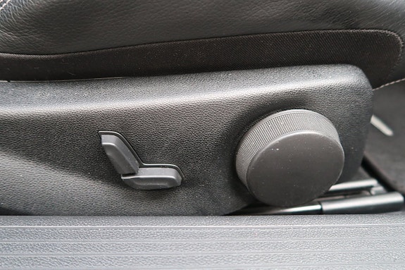 Mercedes-Benz E350 11 of 24
