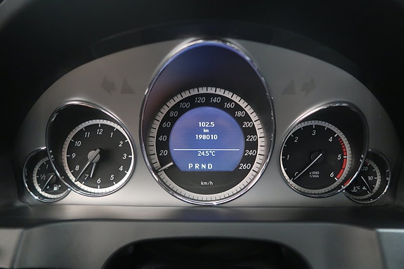 Mercedes-Benz E350 7 of 24