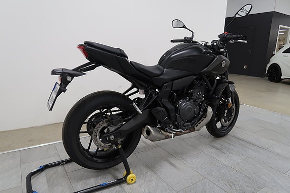 Yamaha MT-07 3 of 17