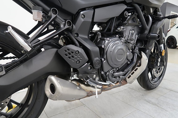 Yamaha MT-07 10 of 17