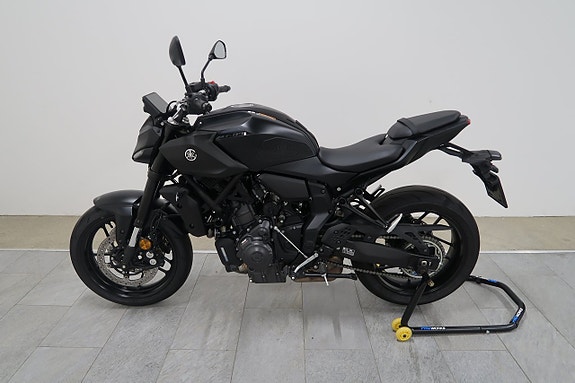 Yamaha MT-07 4 of 17
