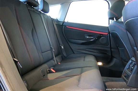 BMW 320 11 of 15