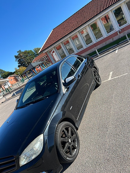 Mercedes-Benz C200 3 of 8
