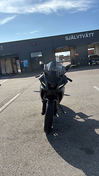 Yamaha YZF-R7 5 of 6