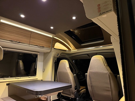 Adria Matrix M 670 SLT SCANDINAVIAN EDITION Långbäddar, välutrustad HÖSTPRIS! 10 of 27