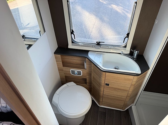 Adria Matrix M 670 SLT SCANDINAVIAN EDITION Långbäddar, välutrustad HÖSTPRIS! 22 of 27