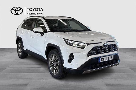 Toyota RAV4 3 of 16
