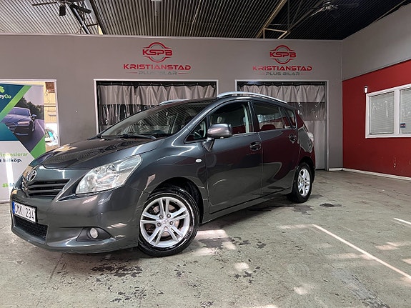 Toyota Verso 2 of 8