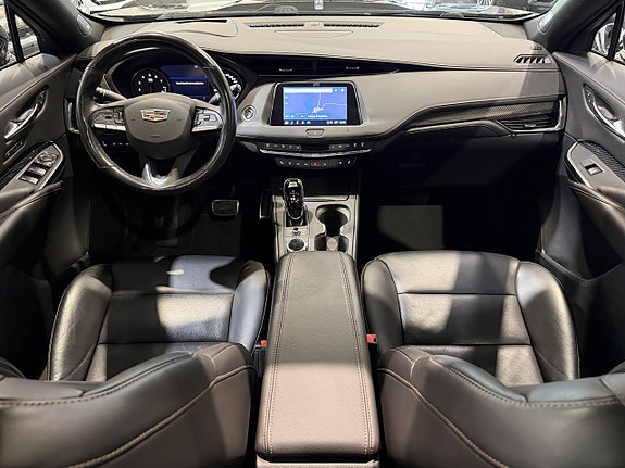 Cadillac XT4 11 of 26