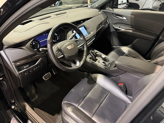 Cadillac XT4 16 of 26
