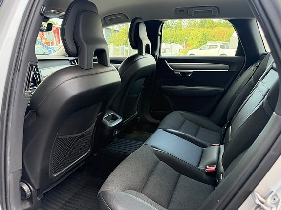 Volvo V90 8 of 14