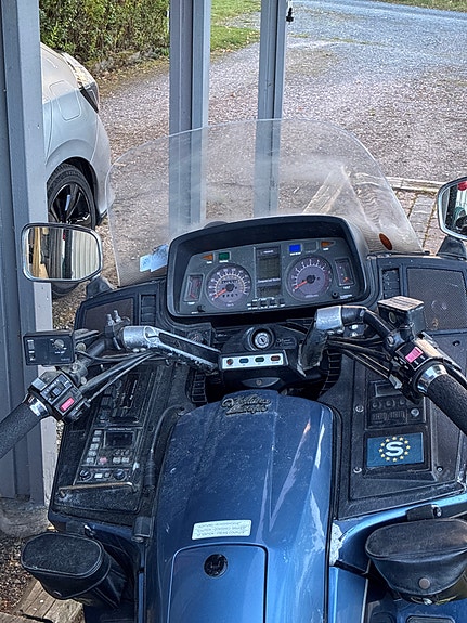Yamaha Venture 1300 3 of 6