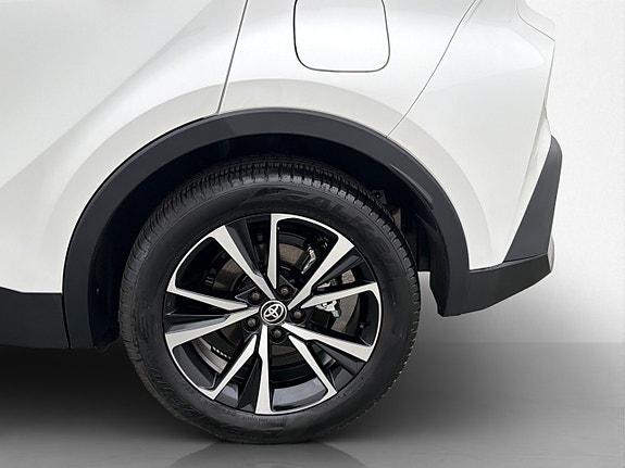 Toyota C-HR 28 of 29