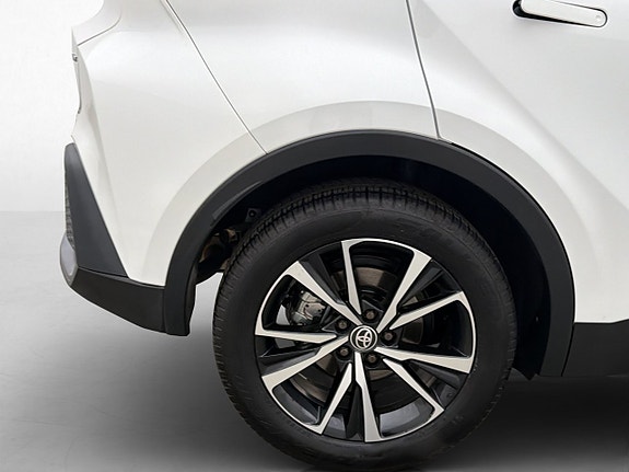 Toyota C-HR 27 of 29