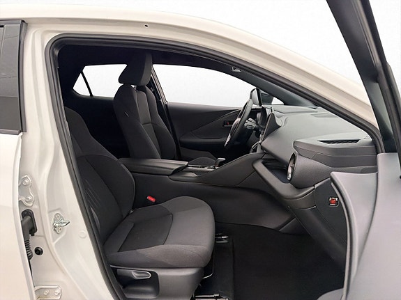 Toyota C-HR 11 of 29