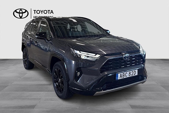 Toyota RAV4 3 of 13