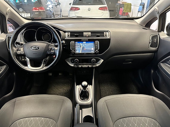 Kia Rio 10 of 28