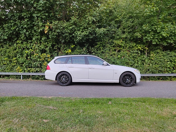 BMW 320d 2 of 10