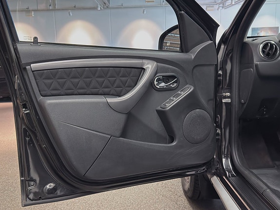 Dacia Duster 8 of 19