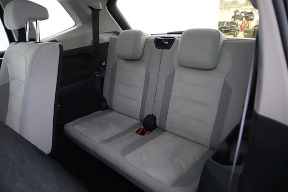 Volkswagen Tiguan Allspace 13 of 24