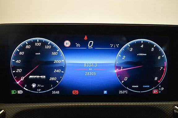 Mercedes-Benz CLA35 14 of 30