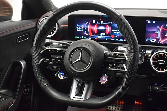 Mercedes-Benz CLA35 11 of 30
