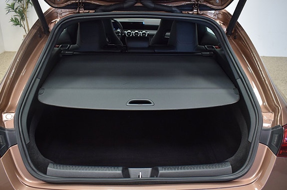 Mercedes-Benz CLA35 27 of 30