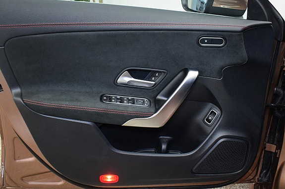 Mercedes-Benz CLA35 6 of 30