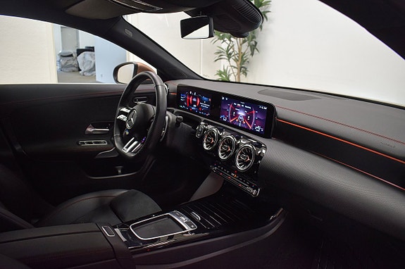 Mercedes-Benz CLA35 10 of 30
