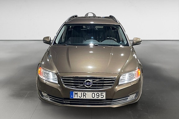 Volvo V70 10 of 17