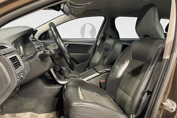 Volvo V70 3 of 17