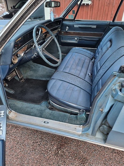 Buick Electra 225 3 of 4